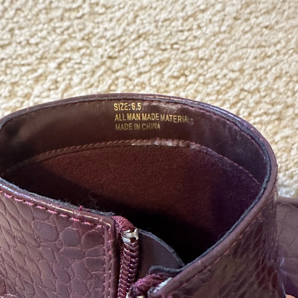 Gorgeous Lulus Booties - Picture 3 of 4